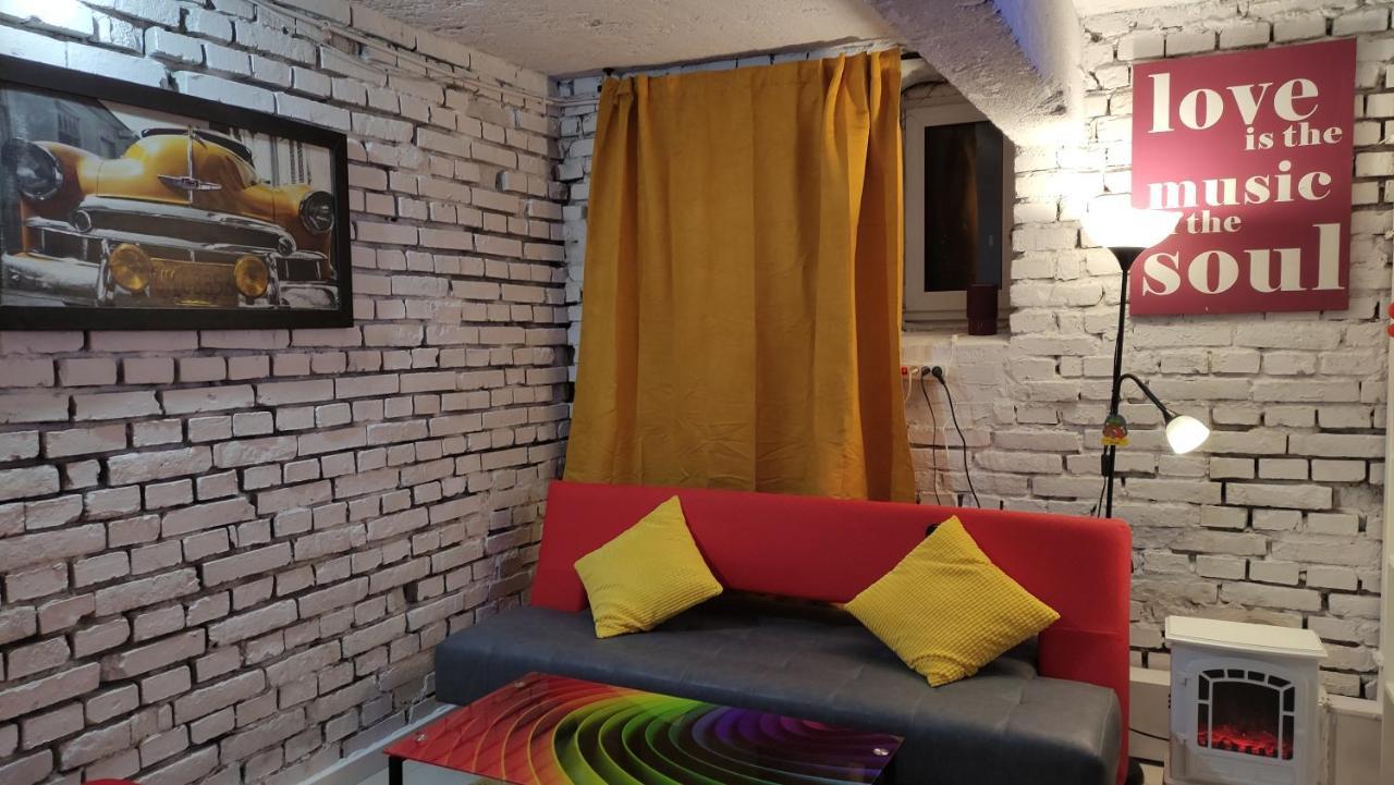 Cosy Dungeon Double Room With Ac Krasków Eksteriør bilde