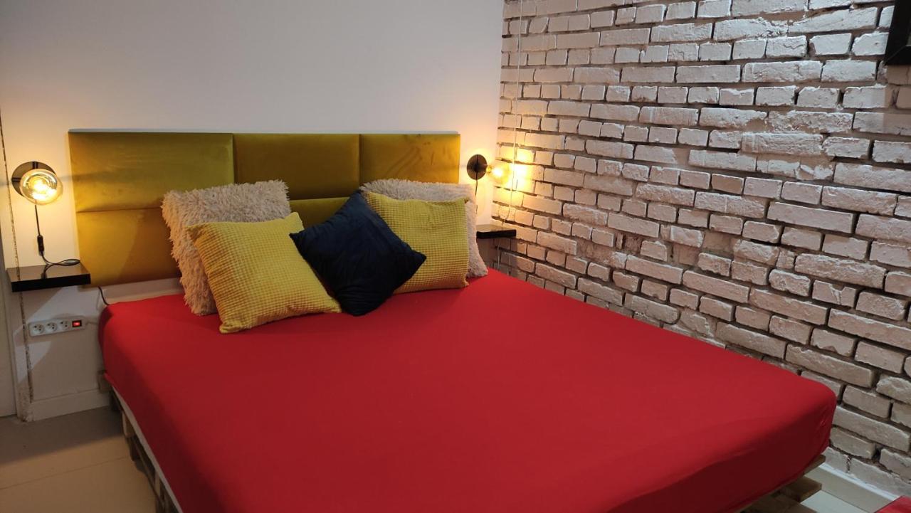 Cosy Dungeon Double Room With Ac Krasków Eksteriør bilde